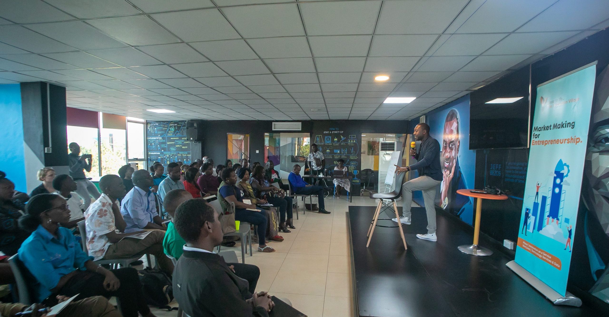The innovation village hosts Raxio’s GM to inspire the next generation of ICT entrepreneurs