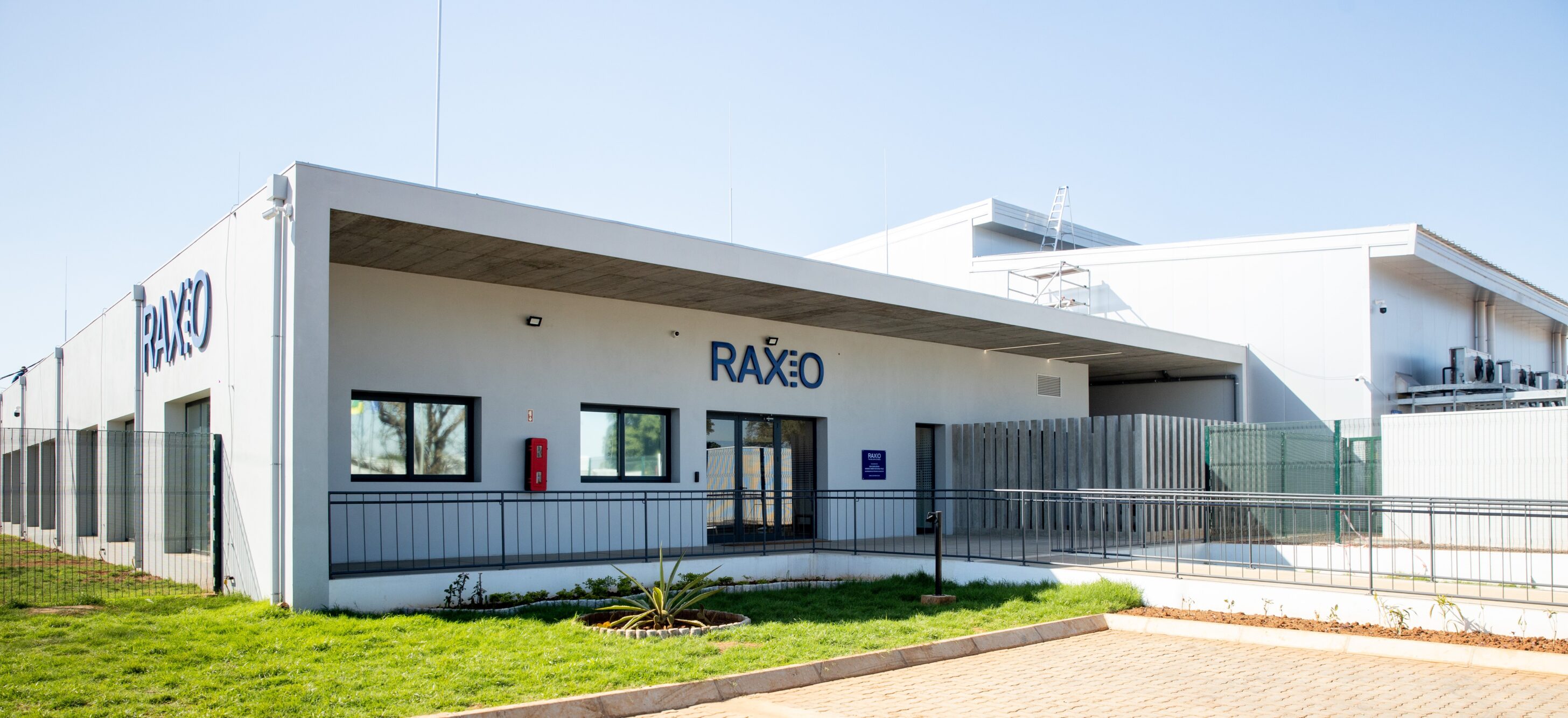 Raxio Tops US$380 Million in Committed Capital as Roha and Meridiam Boost Stakes Amid Sixfold Growth Surge for its African Data Centres